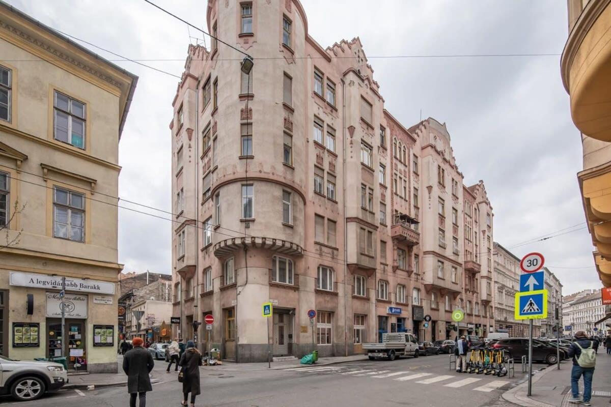Extra Central - Mini Modern Studio Budapest Exterior photo